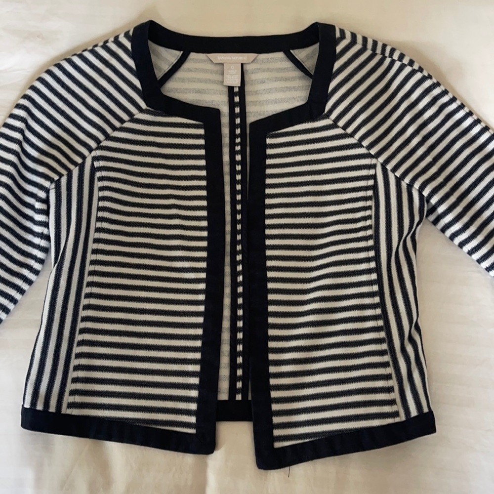 BANANA REPUBLIC CROPPED OPEN FRONT BLAZER
